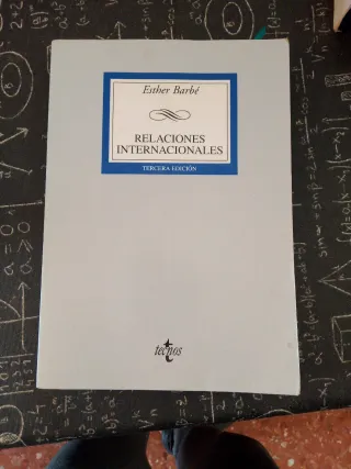 Relaciones internacionales (Derecho - Bibliotec...