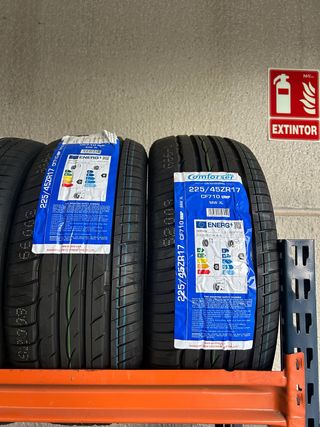 Neumáticos 225/45ZR17 Comforser Nuevos