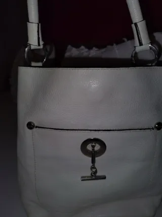 Bolso poco uso de cuero blanco