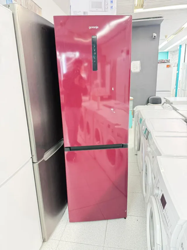 Nevera Gorenje 1.85m x 60cm No Frost