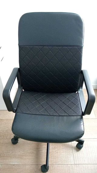 Silla de oficina negra