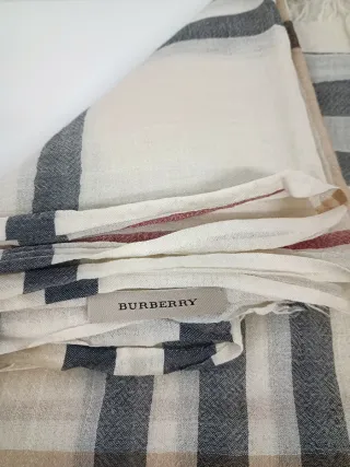 Burberry Bufanda fina pañuelo ligero de lana/seda