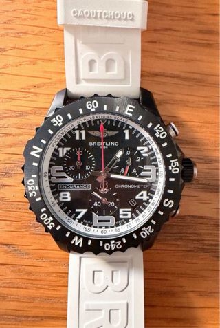 Breitling Endurance Pro 44 - Blanco y Negro