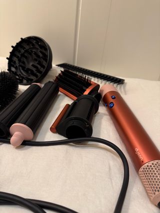 Dyson Airwrap Completo Color Dorado y Rosa