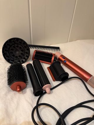 Dyson Airwrap Completo Color Dorado y Rosa