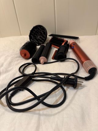 Dyson Airwrap Completo Color Dorado y Rosa