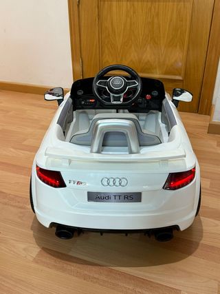 Coche Eléctrico Audi TT RS 12V con Mando