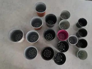 Macetas de plástico con drenaje, apilables