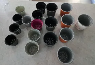 Macetas de plástico con drenaje, apilables