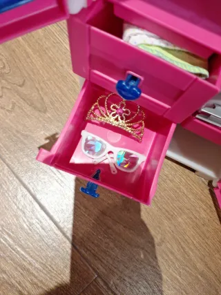 Armario Nancy Rosa con Cajones y Espejo