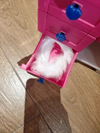 Armario Nancy Rosa con Cajones y Espejo