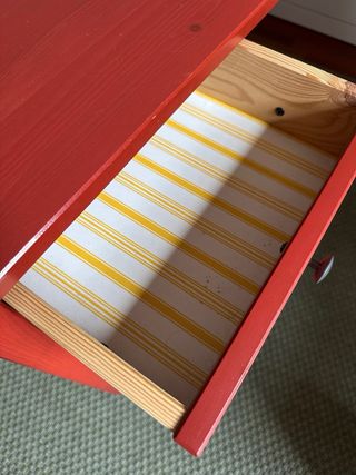 Mesita de noche roja Ikea