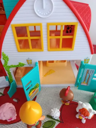 Granja PinyPon con figuras y animales