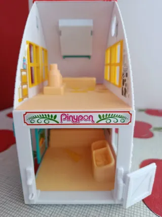 Granja PinyPon con figuras y animales
