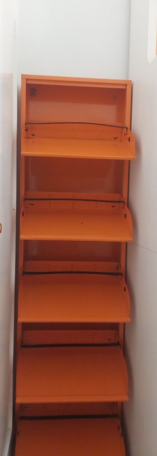 Zapatero metálico naranja 5 baldas