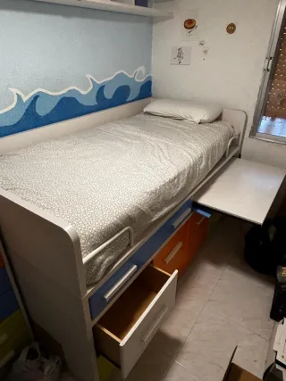 Cama compacta con escritorio y cajones