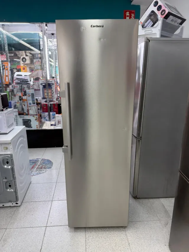 Nevera Corberó 1,85m x 60cm No Frost