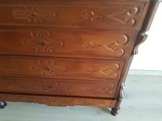 Antigua cómoda catalana isabelina