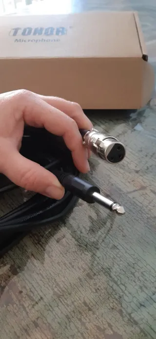 MICRÓFONO DINÁMICO Marca Tonor Negro