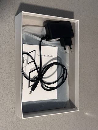 Tableta negra y azul No se la marca