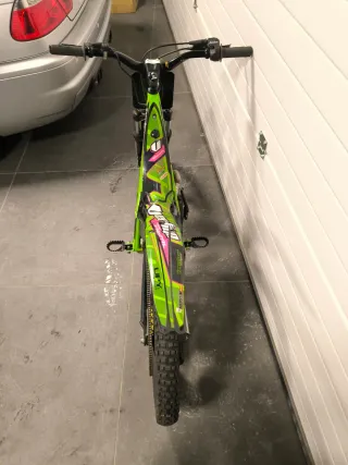 Moto trial niño vértigo  mini vandal 20