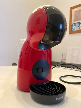 Cafetera Dolce Gusto Krups Roja y Negra