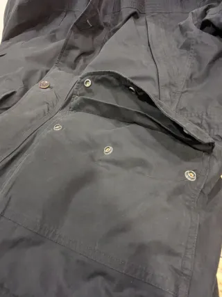 Abrigo Timberland negro plumas y capucha