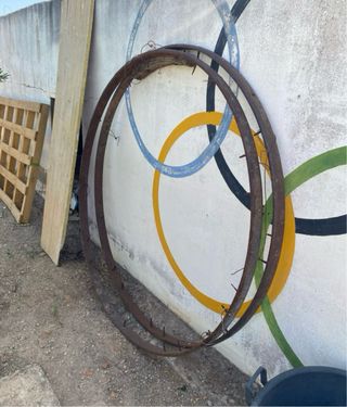 Dos aros metálicos antiguos