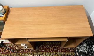 Escritorio de madera para ordenador