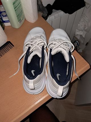 Zapatillas Nike Blancas T-Lite