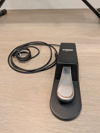 Teclado Yamaha MX61 + Accesorios