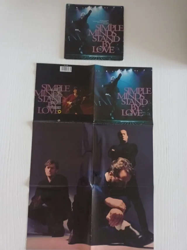 SINGLES SIMPLE MINDS