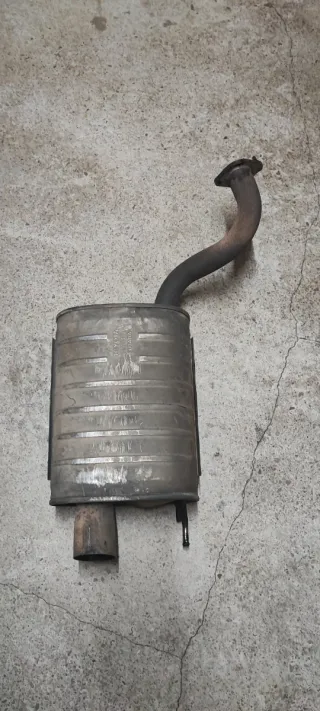 Silencioso trasero Lexus IS200