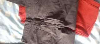 Lote 2 pantalones marrones y rojos