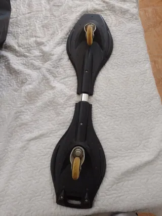 Patineta de dos ruedas con dragón