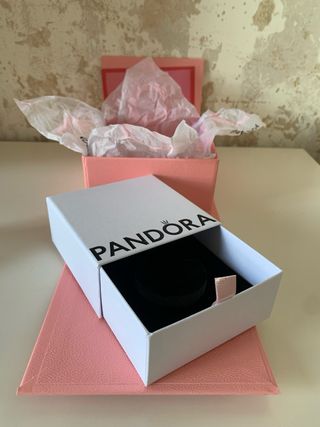Cajita joyero Pandora rosa con lazo