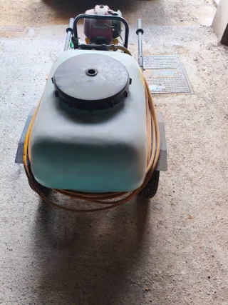 Sulfatadora Honda con Carro