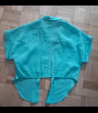 Blusa verde azulado de lino