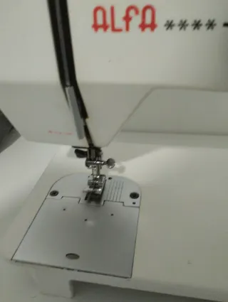 Máquina de coser Alfa