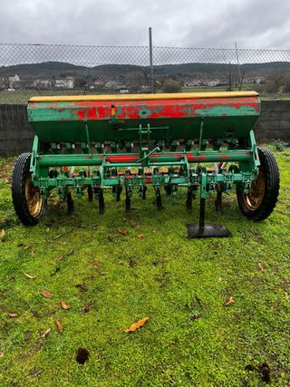 Sembradora de cereal 2m