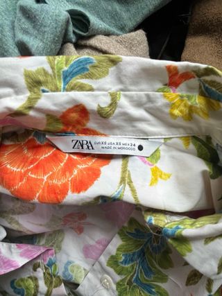 Blusa estampada floral manga larga