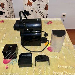 Cafetera Nespresso Negra