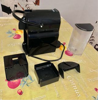 Cafetera Nespresso Negra