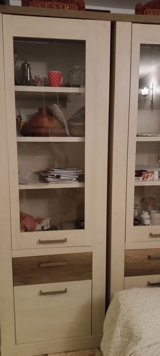 2 vitrinas y aparador juntos o por separado