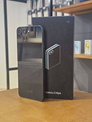 SAMSUNG Z FLIP 6 512GB NEGRO pixel en pantalla