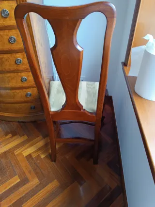 8 Sillas de comedor madera y tela