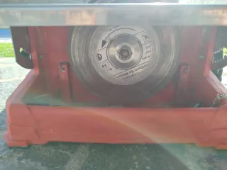 Cortadora de azulejos y piedra