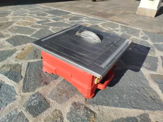 Cortadora de azulejos y piedra