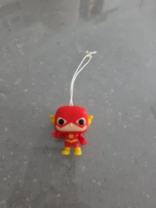 Funkos Pop superheroes y villanos Kinder Sorpresa