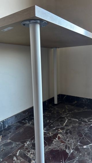 Escritorio Linnmon Ikea madera y blanco